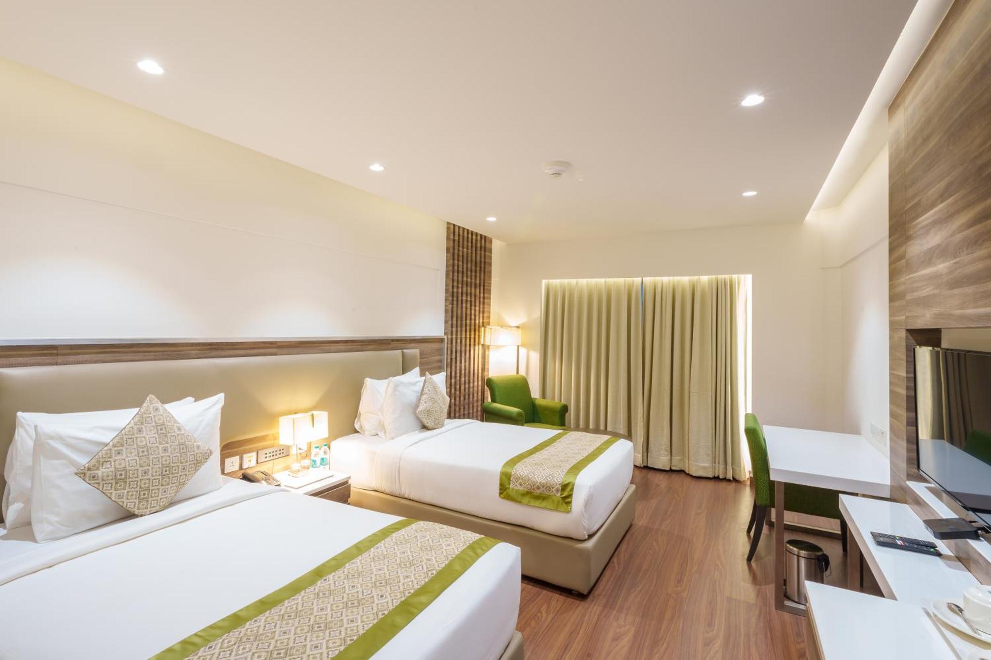 Pharos Hotels Chennai Luaran gambar